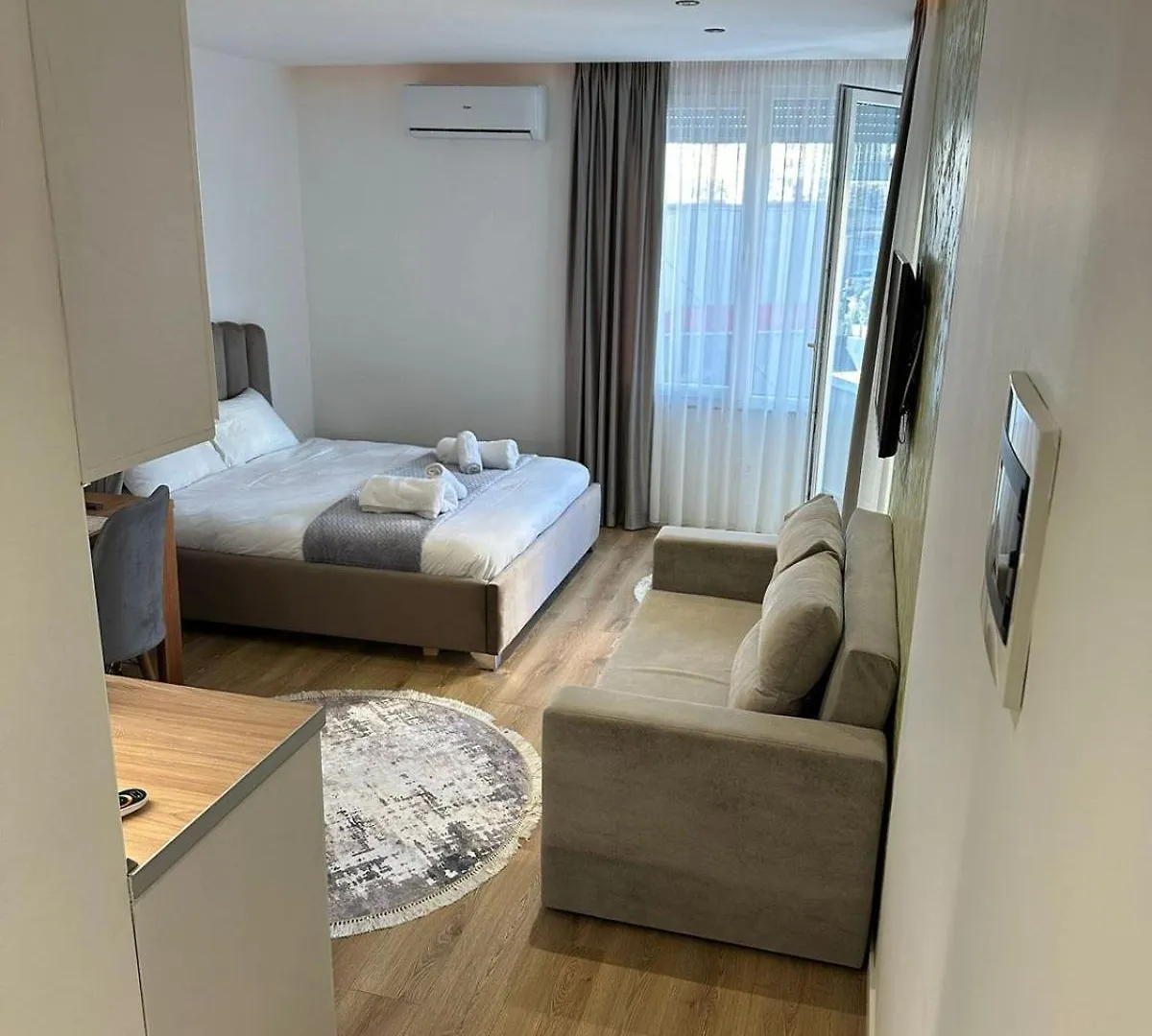 Luxury Apartment Tirana 0*,